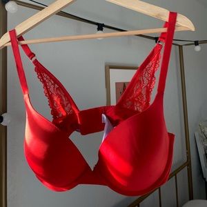 SAVAGEXFENTY Push-up bra.